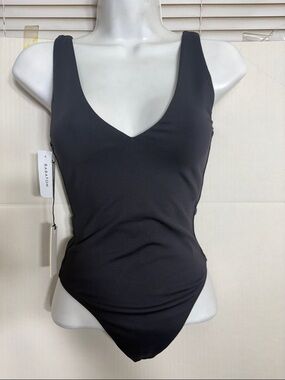 Aritzia Babaton color black Contour V-Neck Bodysuit 5719